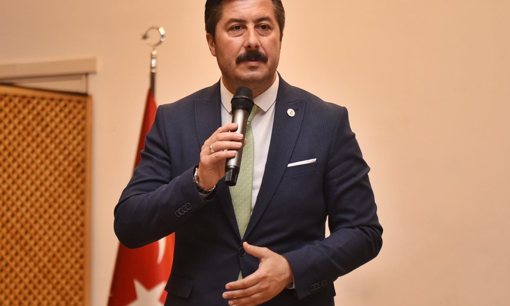 BAŞKAN ÖZEL’DEN BELEDİYE PERSONELİYLE BAYRAMLAŞTI Yenişehir Belediye Başkanı Ercan