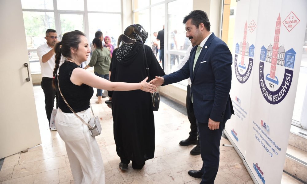 BAŞKAN ÖZEL’DEN BELEDİYE PERSONELİYLE BAYRAMLAŞTI Yenişehir Belediye Başkanı Ercan